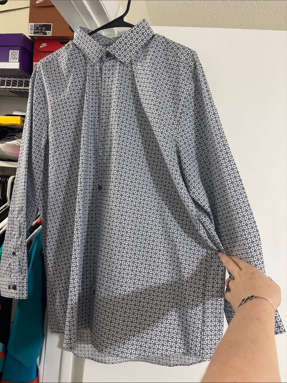 jf j.ferrar Men's White and Blue Micro-Pattern Dress Shirt